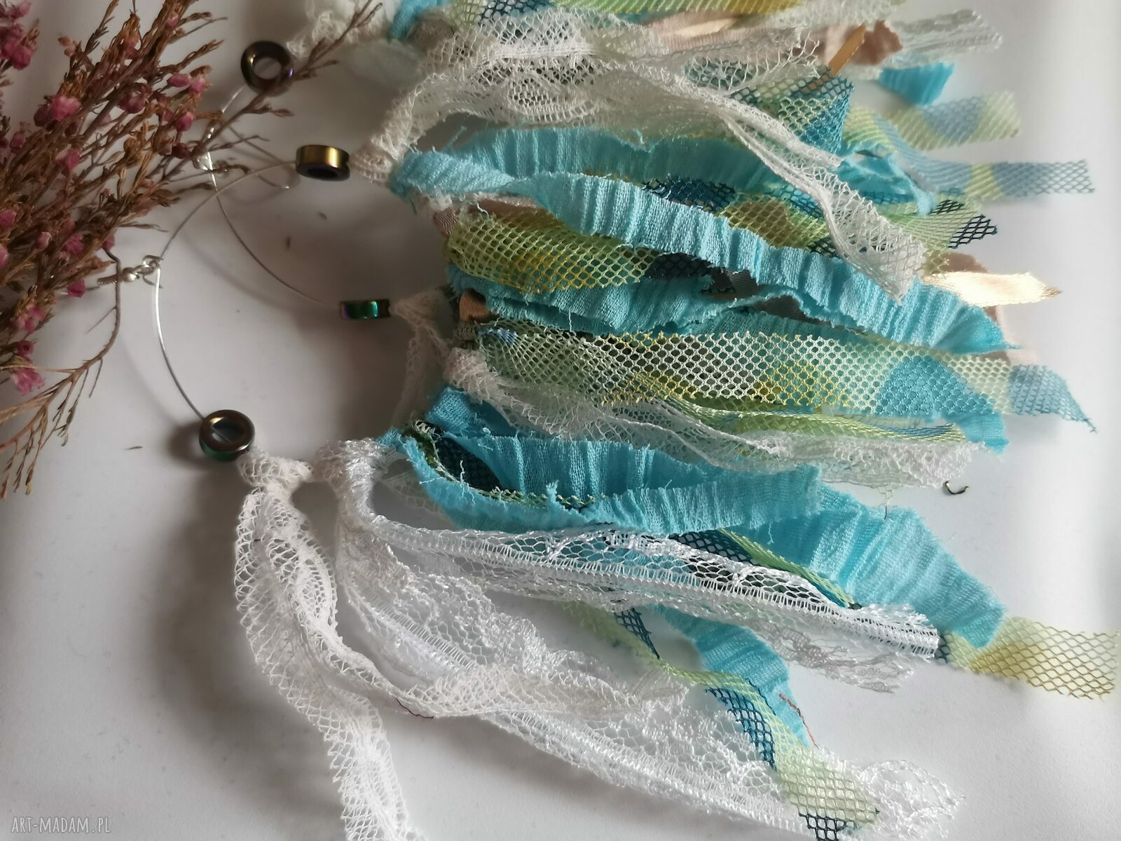 Kolczyki długie lekkie boho - bujne frędzle z nutą etno