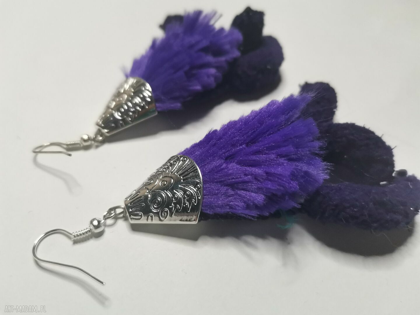 Kolczyki długie i lekkie pióra kolorowe - boho rękodzieło