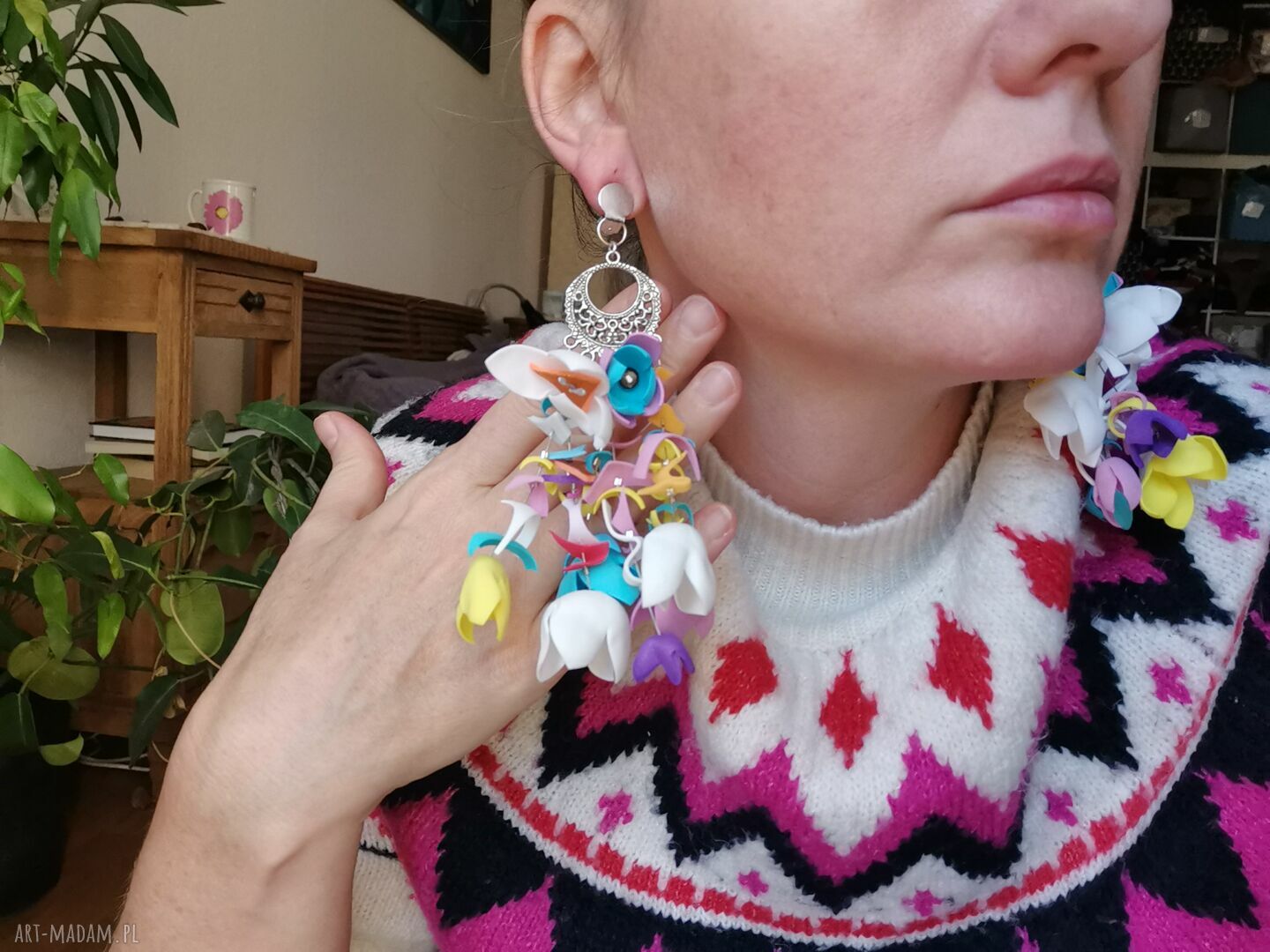 Długie bujne klipsy Frida Folk - kolorowe frędzle boho na klipsy