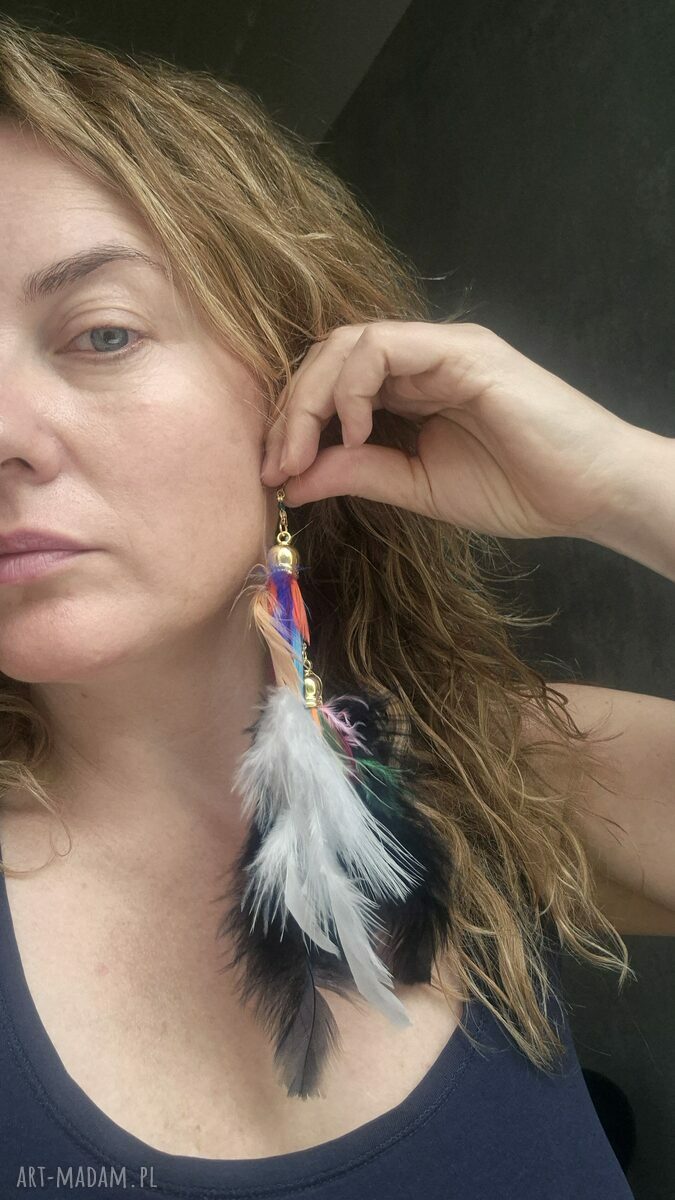 Kolczyki długie pióra kolorowe - lekkie i boho