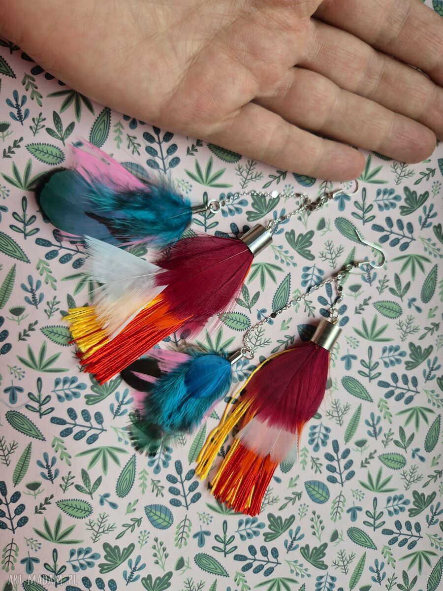 Kolczyki długie pióra kolorowe - lekkie i zachwycające boho
