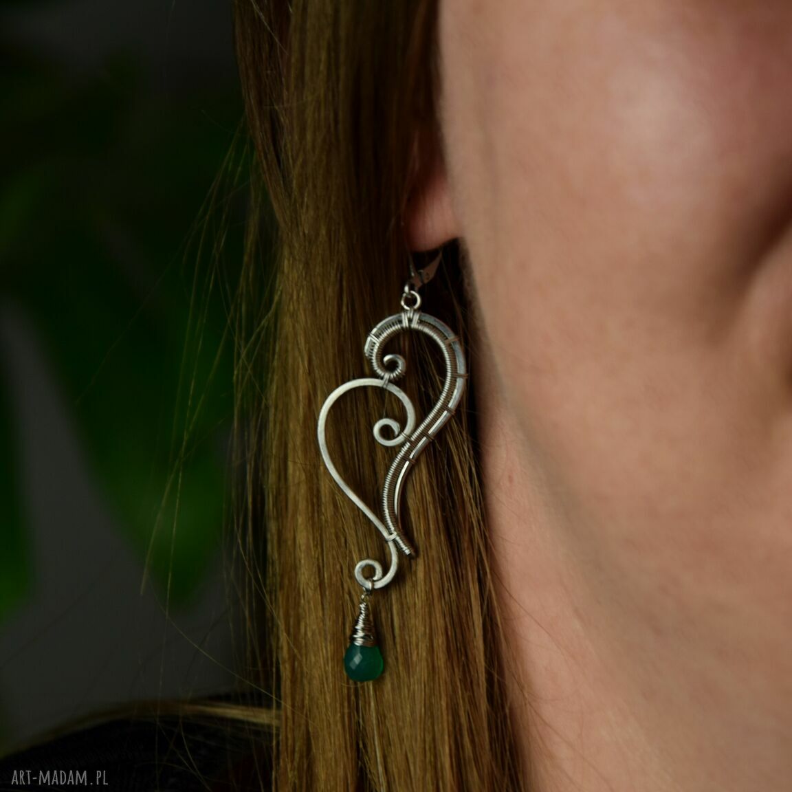 Długie kolczyki zielony onyks wire wrapping na stali chirurgicznej