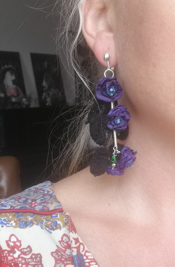 Długie, lekkie klipsy boho - róże i pompony 10 cm