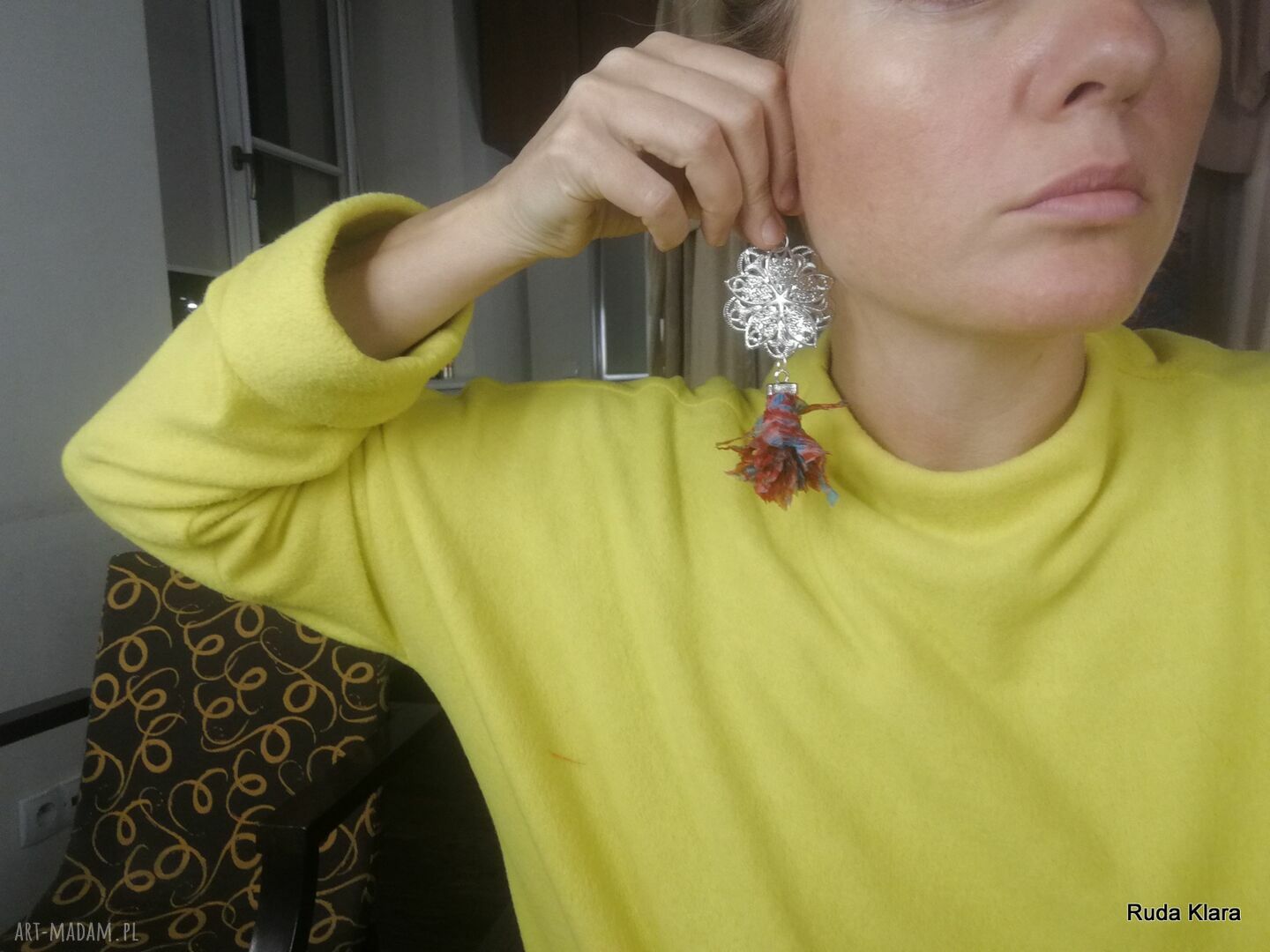 Długie wiszące klipsy folk srebrno-czerwono-niebieskie - lekkie handmade