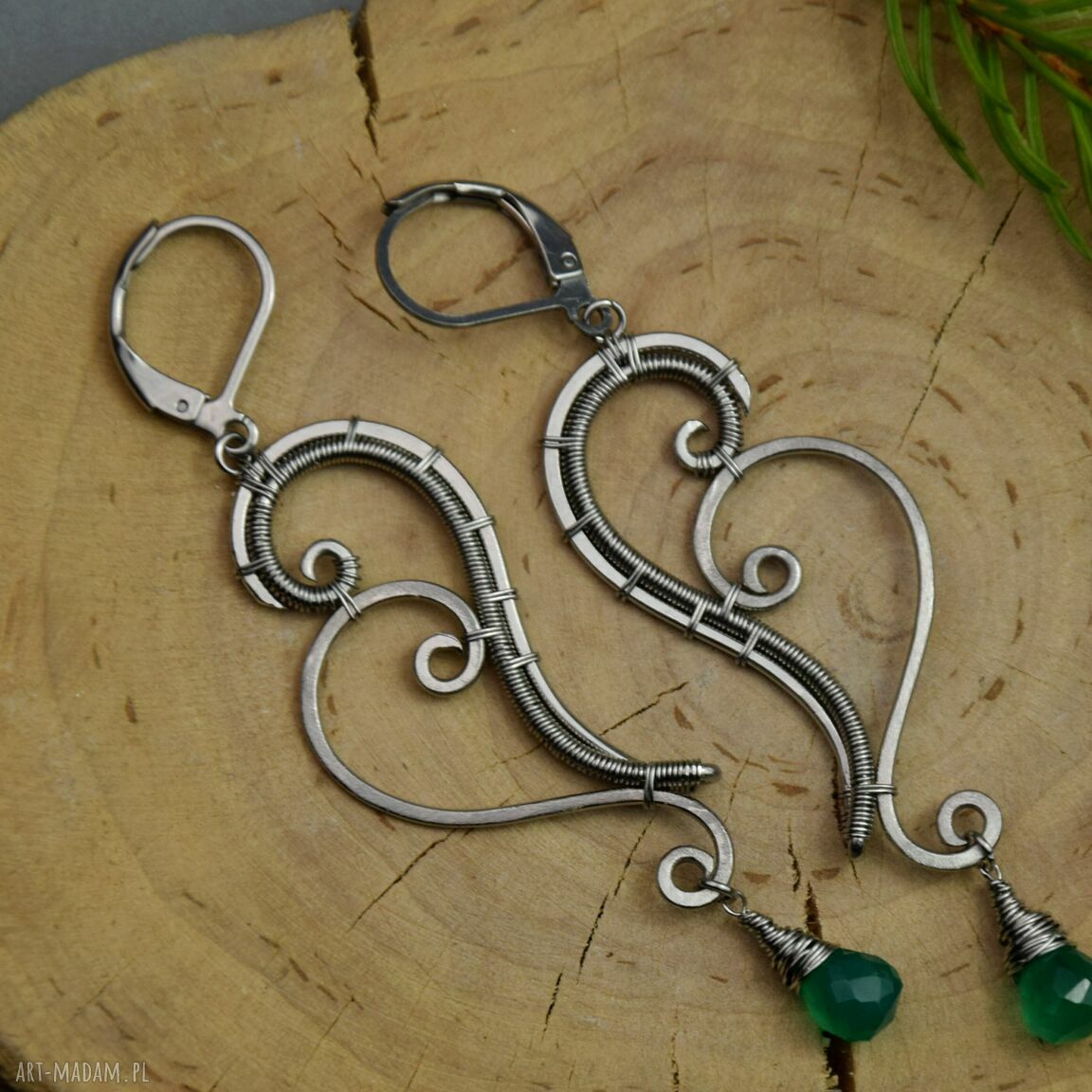 Długie kolczyki zielony onyks wire wrapping na stali chirurgicznej