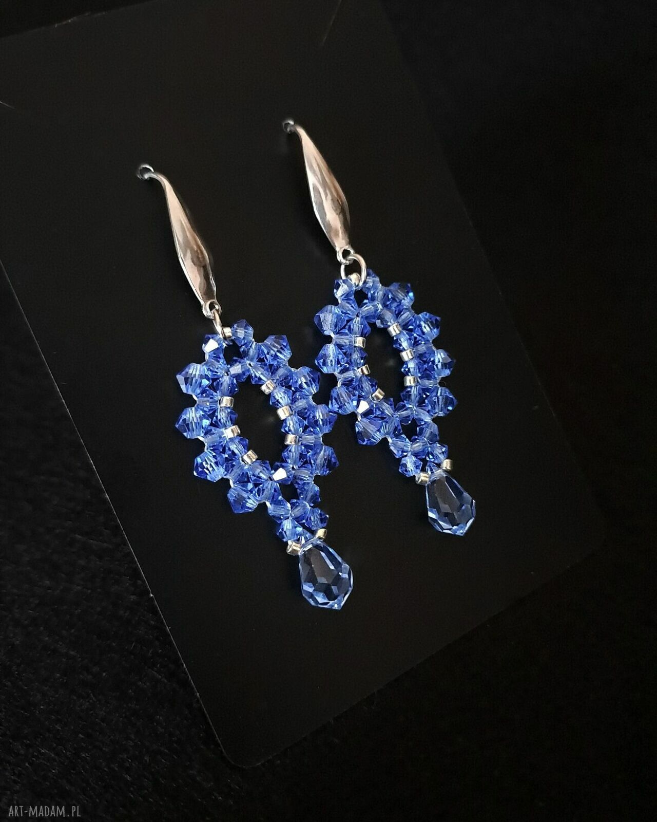Długie wiszące kolczyki Sapphire Clarity z koralików i kryształków