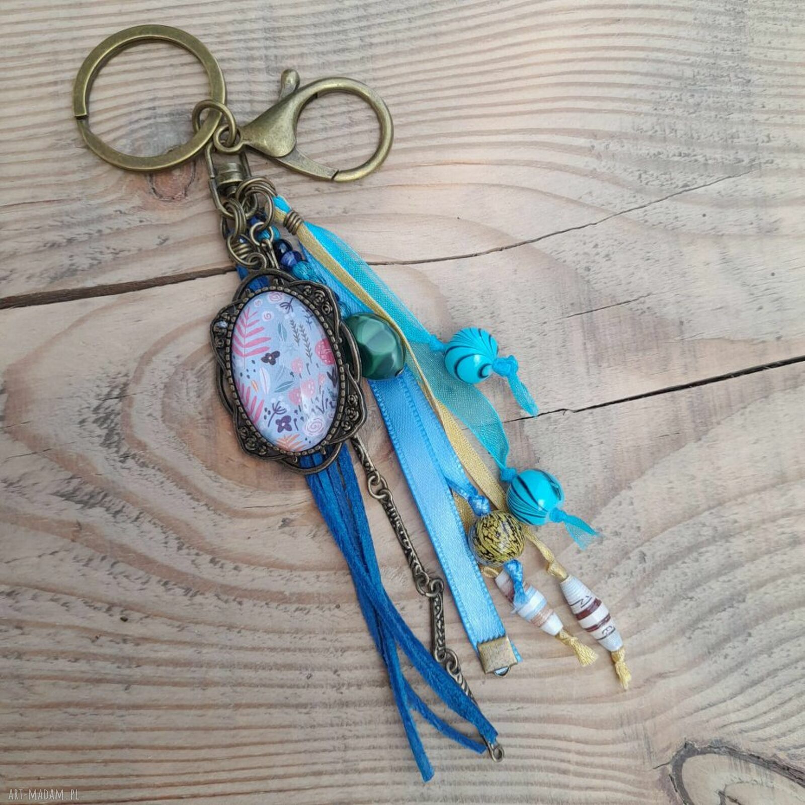 Brelok do kluczy w stylu boho z kaboszonem Meadow Breeze