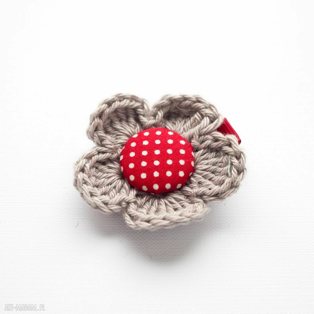 Szydełkowy kwiatek na klipsie - spinka do włosów handmade