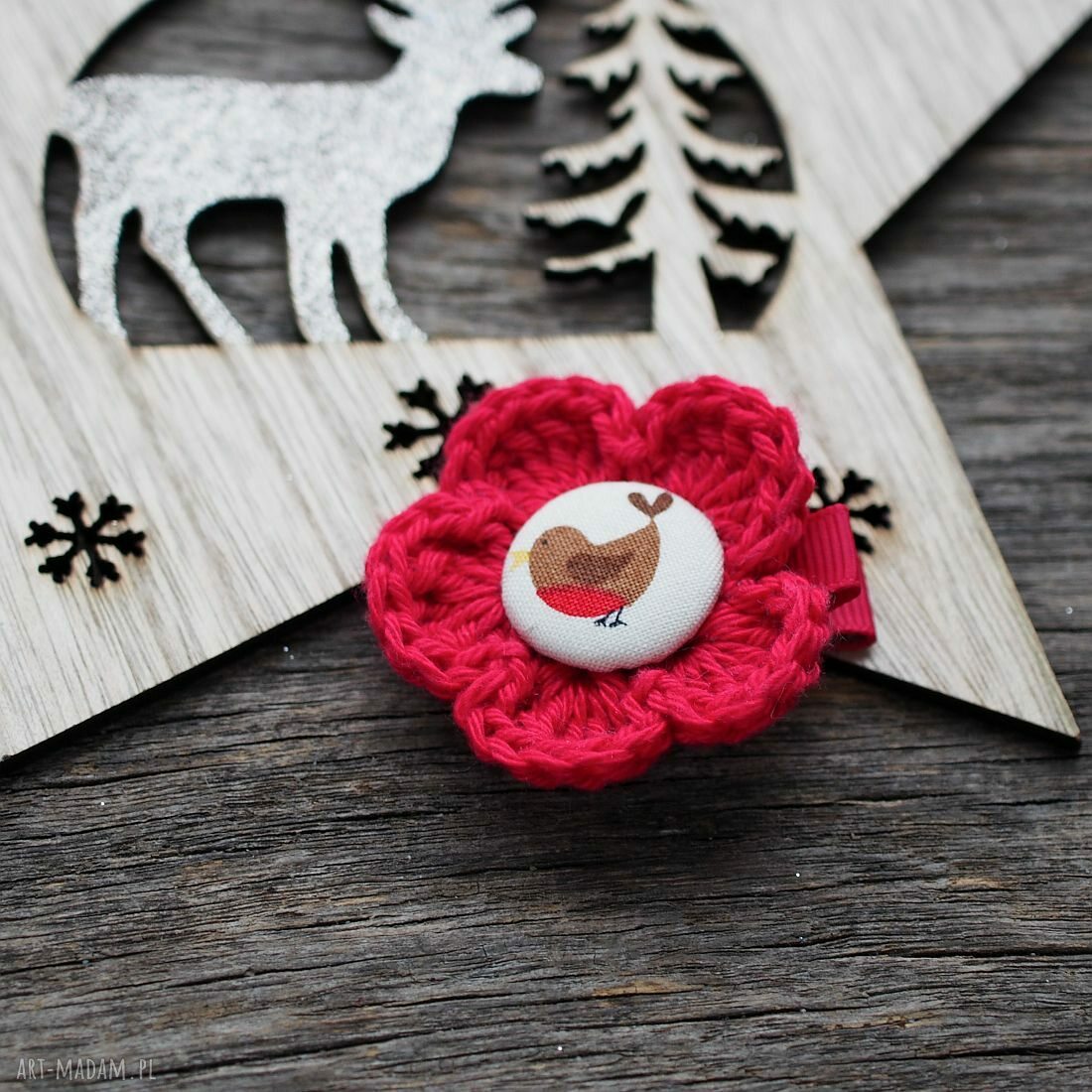 Spinka do włosów kwiatek szydełkowy czerwony z ptaszkiem
