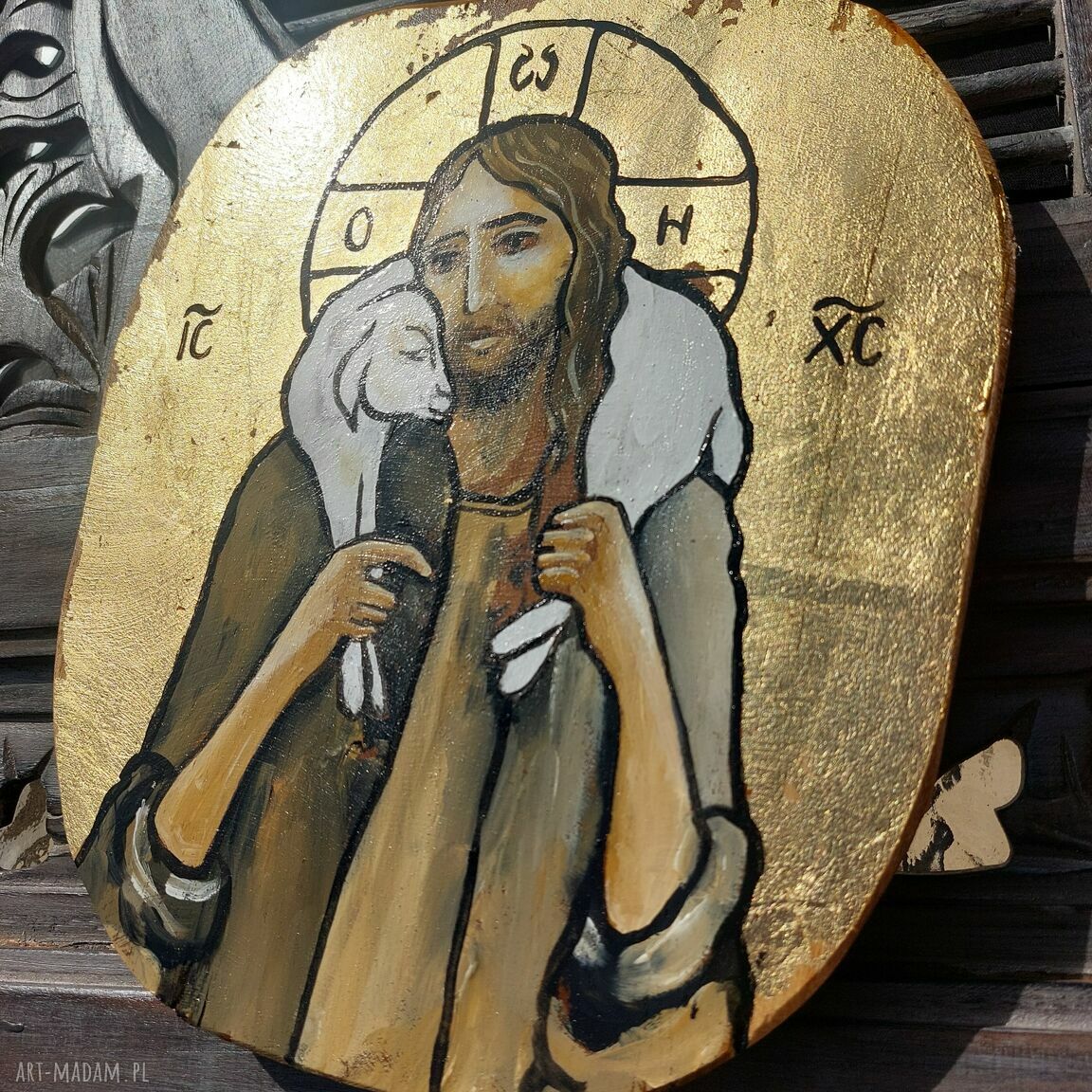 Ikona „Dobry Pasterz” ręcznie malowana i złocona na teakowym drewnie (26x23 cm)