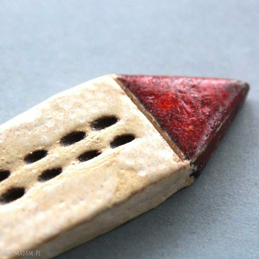 Broszka ceramiczna Domek - prezent, który dodaje ciepła