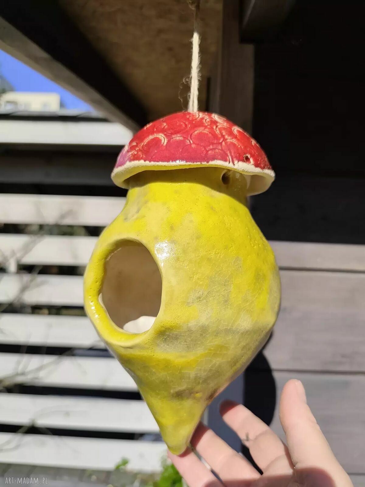 Domek ceramiczny do ogrodu - ręcznie robiona dekoracja
