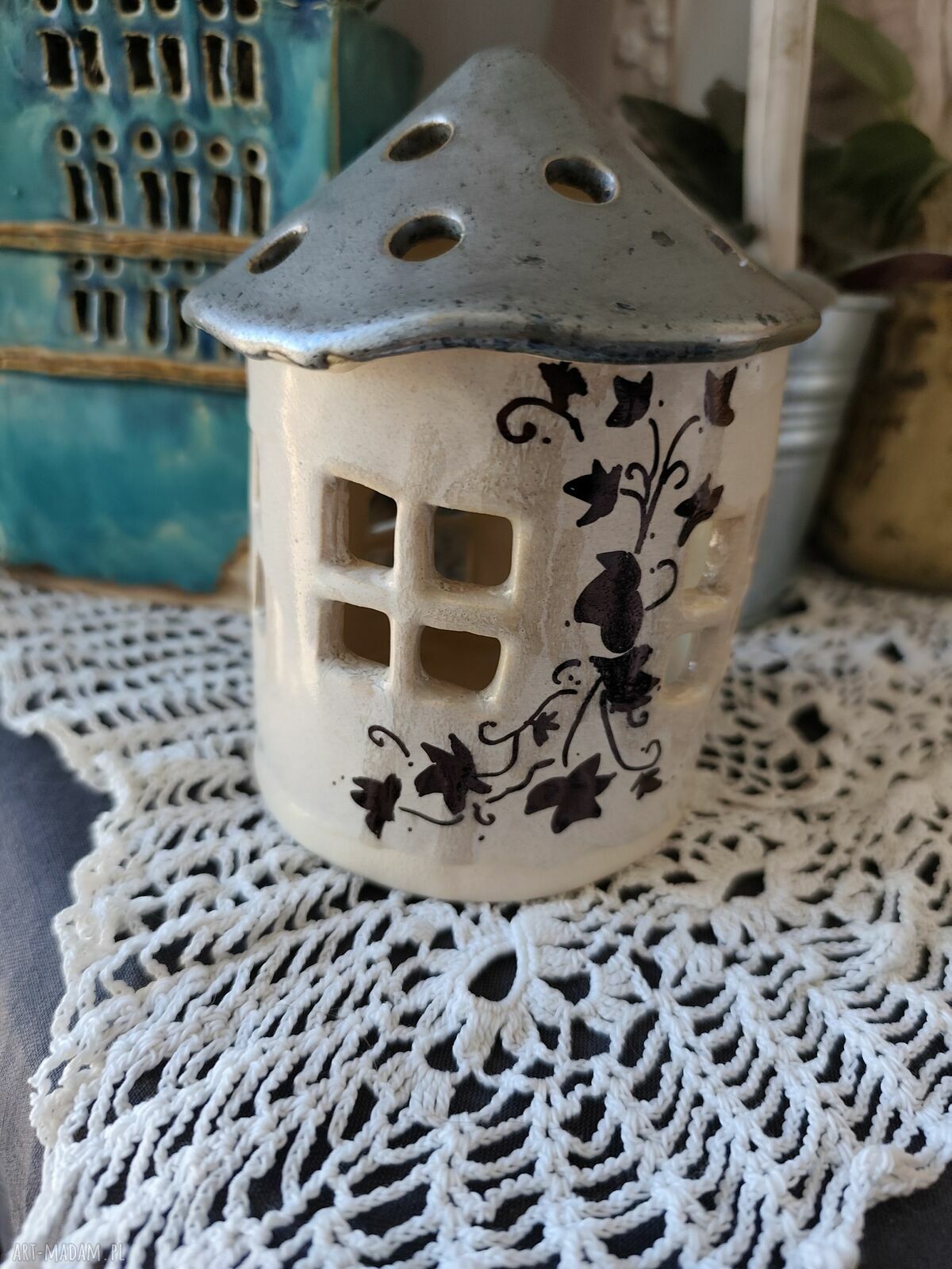 Ceramiczny domek-lampion na święta - bożonarodzeniowa świeca