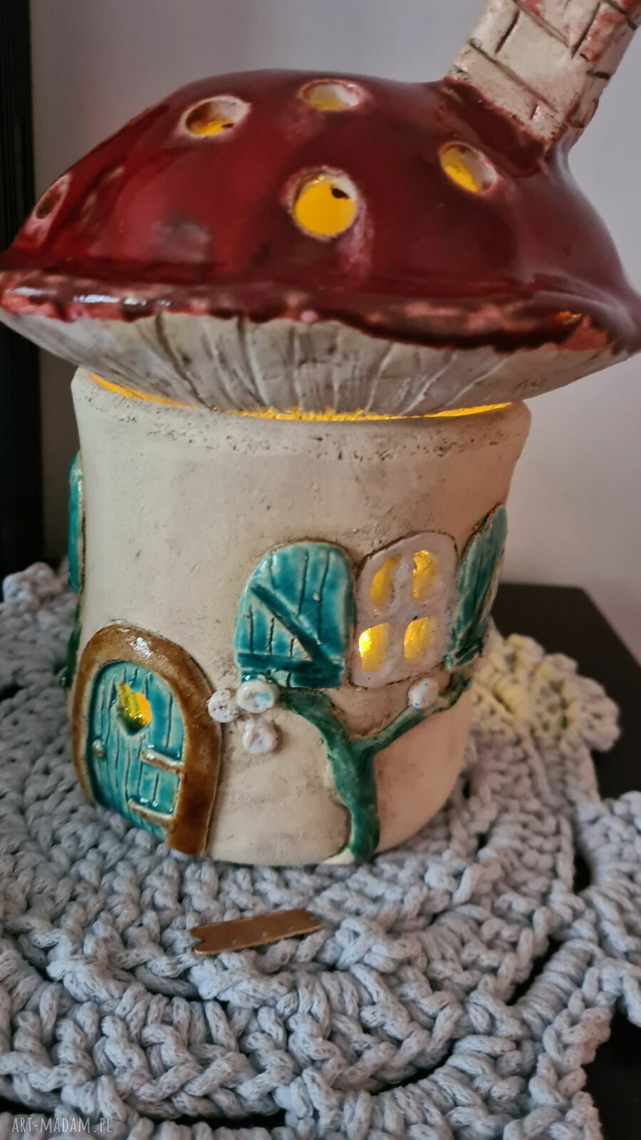 Domek ceramiczny - lampion z jasnej gliny, błyszczące szkliwa (21 x 16 cm)