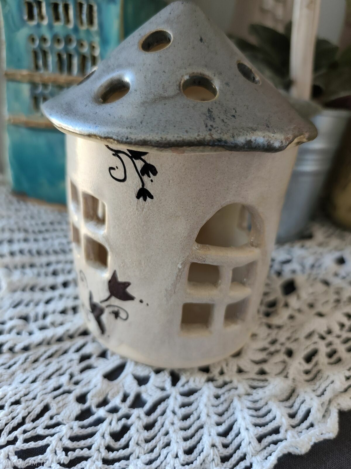 Ceramiczny domek-lampion na święta - bożonarodzeniowa świeca