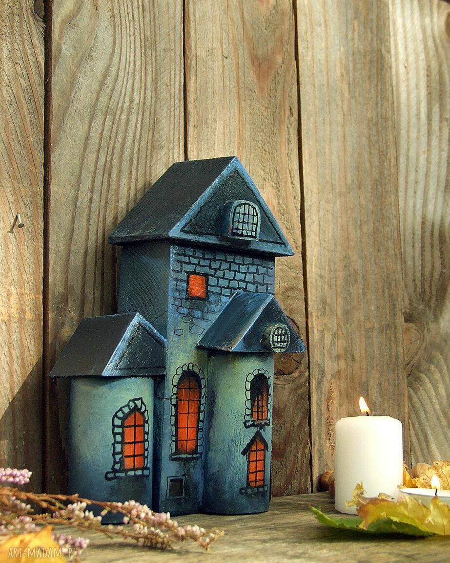 Drewniany domek Halloween „Tajemniczy Dwór” - ręcznie malowana dekoracja z drewna sosnowego