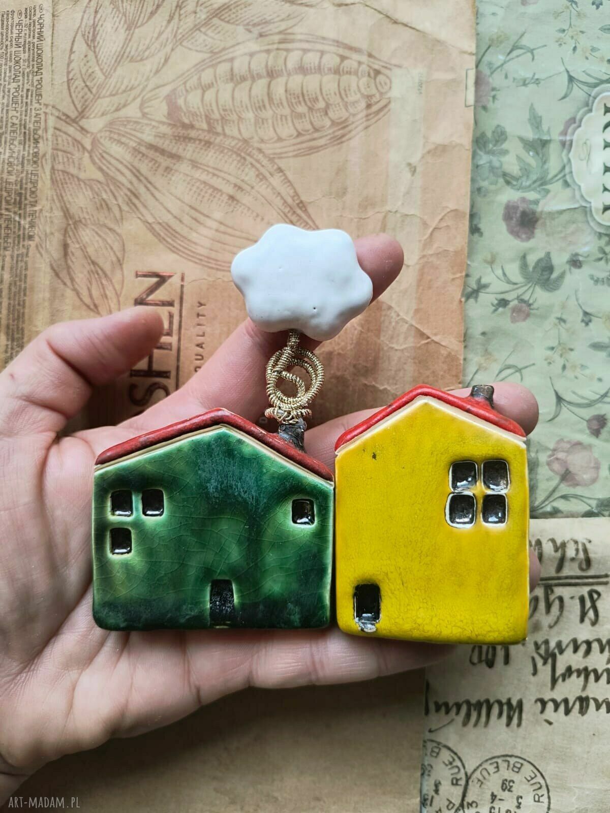 Zestaw 2 domków ceramicznych handmade z gliny szamotowej wesołe kolory, 4-5 cm
