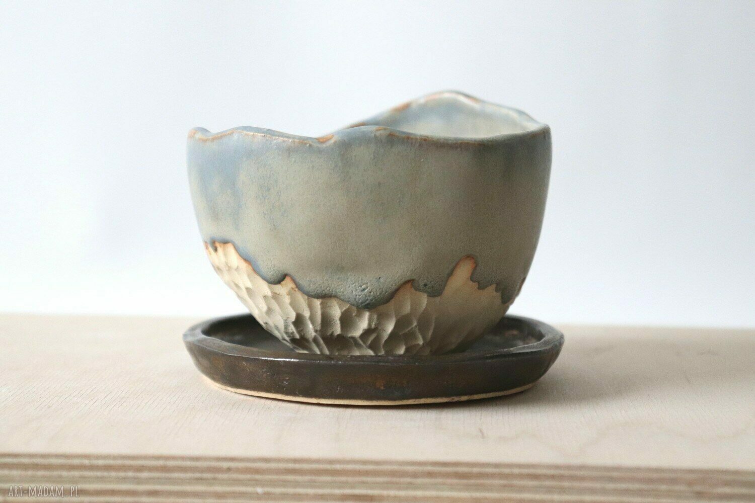 Mała ceramiczna doniczka Otuliny w szaro-złotym szkliwie - rękodzieło