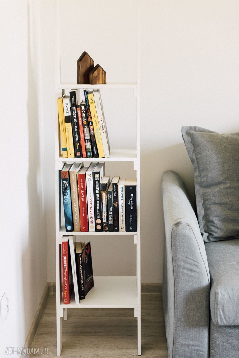 Biblioteczka drabinka - drabina-półka jako regał w stylu skandynawskim