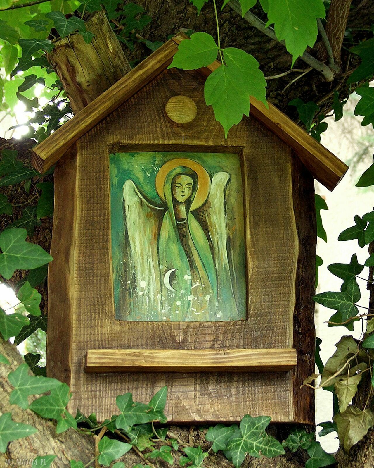 Drewniana kapliczka - Anioł pilnujący domostwa (ręcznie malowana)