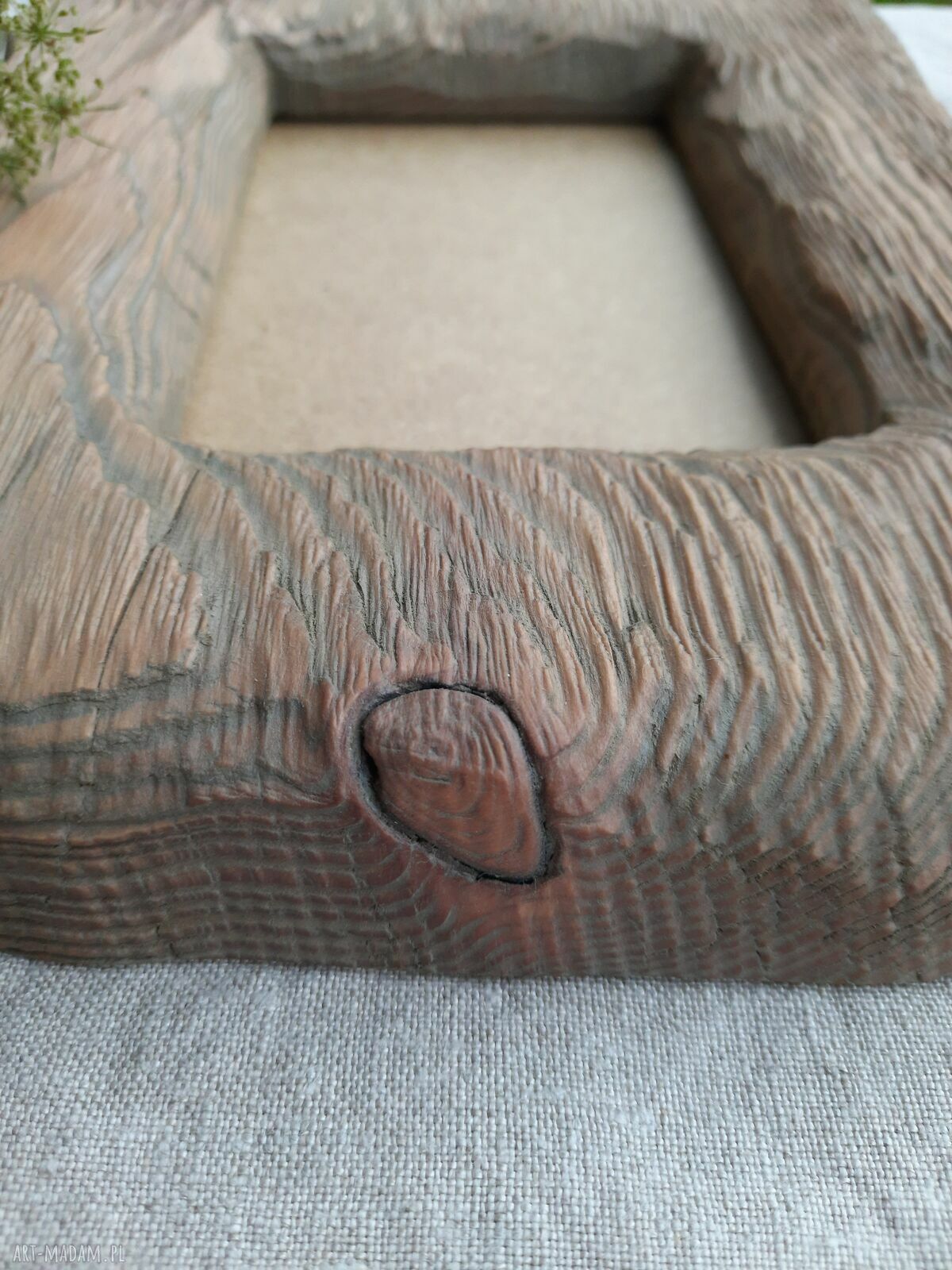 Drewniana ramka rustykalna z szczotkowanego modrzewia na zdjęcie 10 x 15 cm