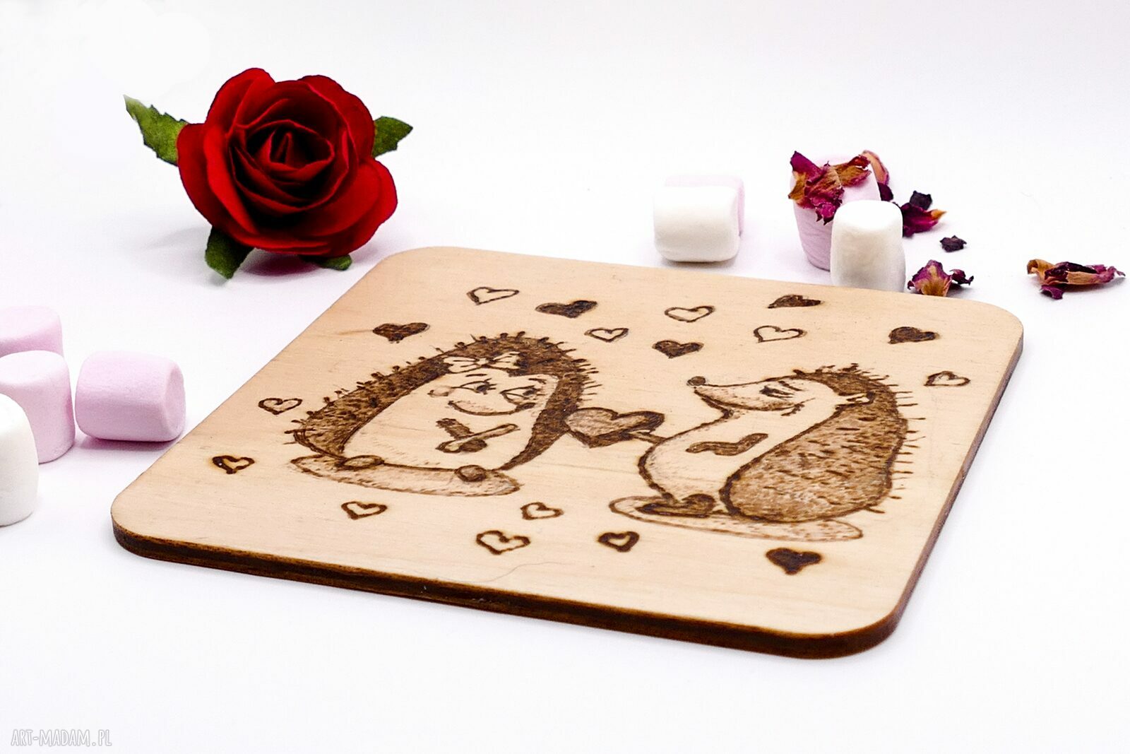 Drewniana ręcznie wypalana podkładka pod kubek - Jeże, prezent handmade