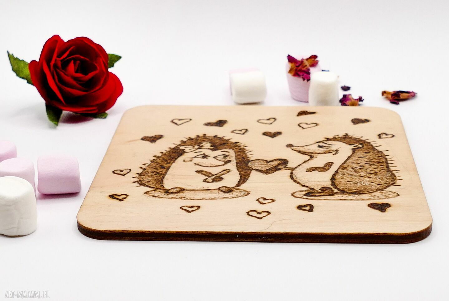 Drewniana ręcznie wypalana podkładka pod kubek - Jeże, prezent handmade