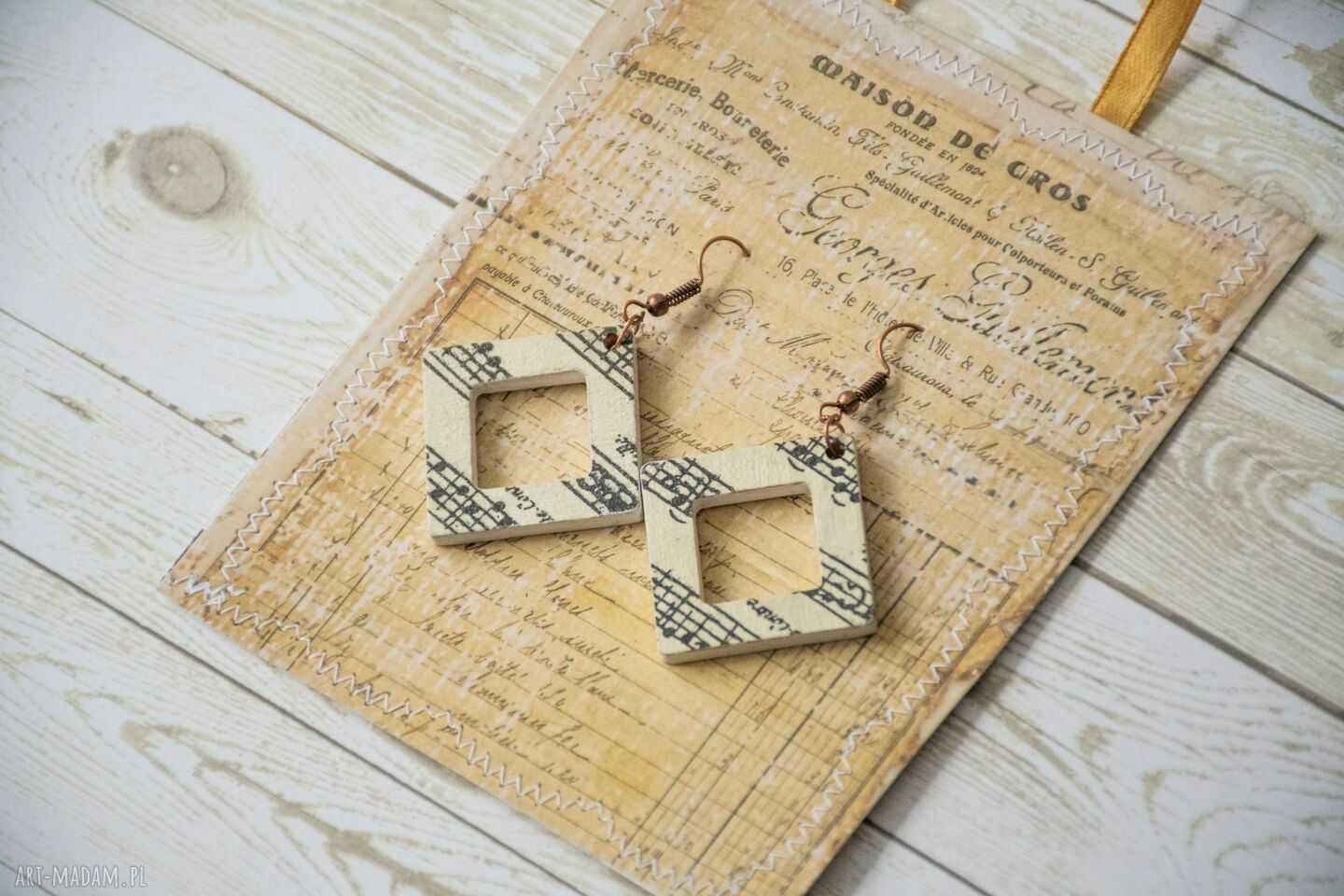 Kolczyki drewniane „Muzyka” Koziołkowe Love - nuty z decoupage