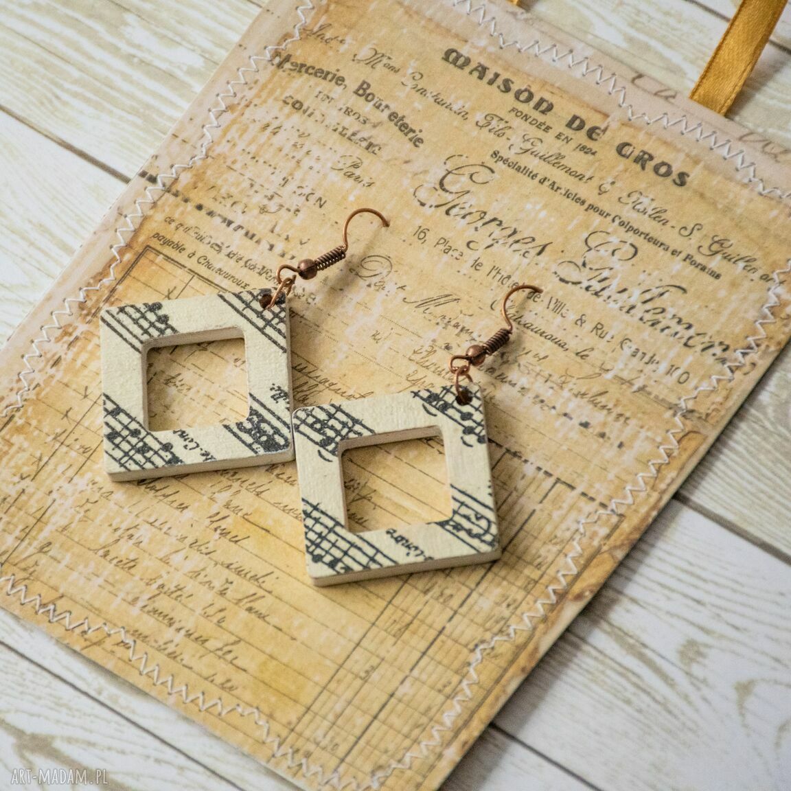 Kolczyki drewniane „Muzyka” Koziołkowe Love - nuty z decoupage
