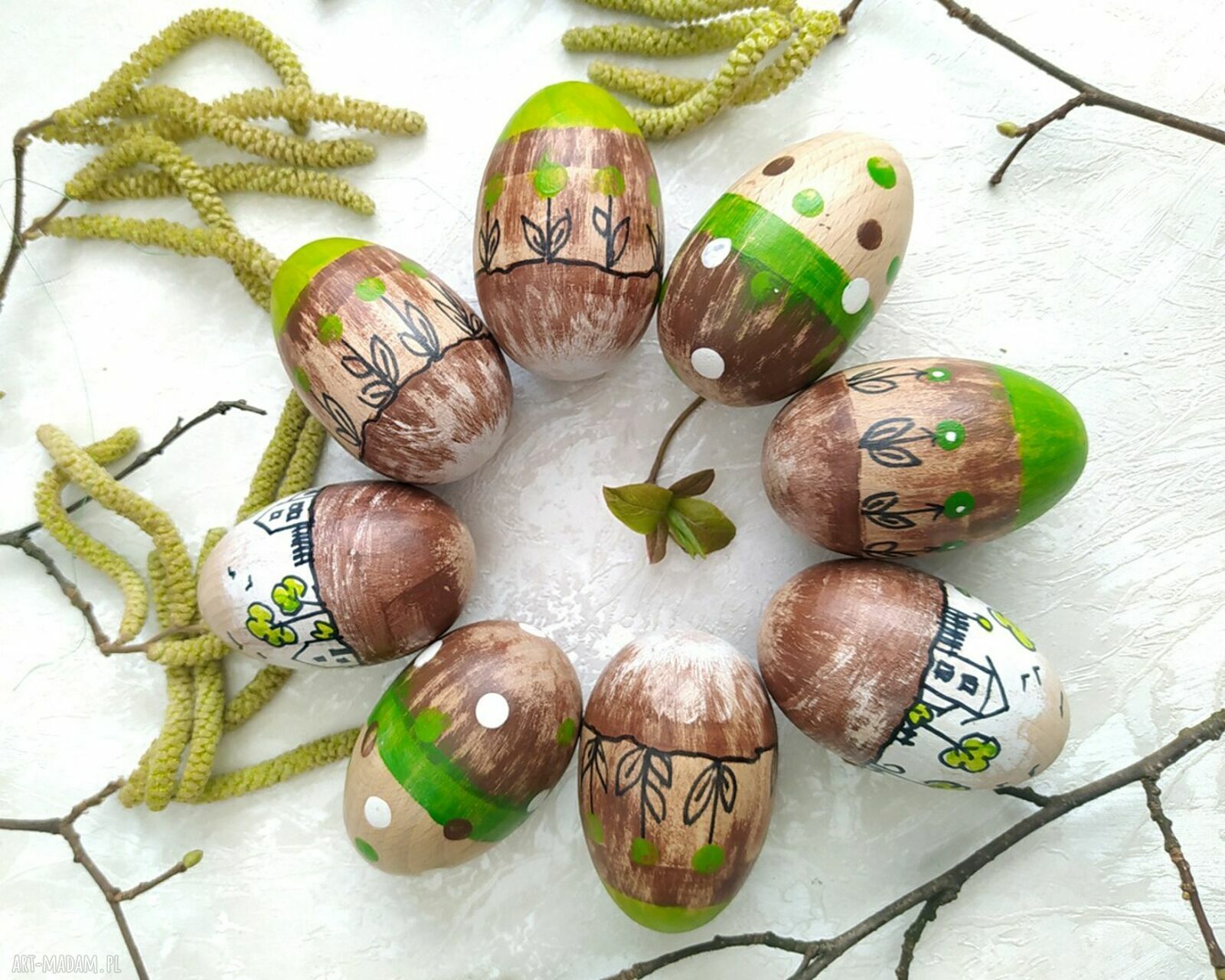 Drewniane pisanki ręcznie malowane 8 sztuk brązowo-zielone