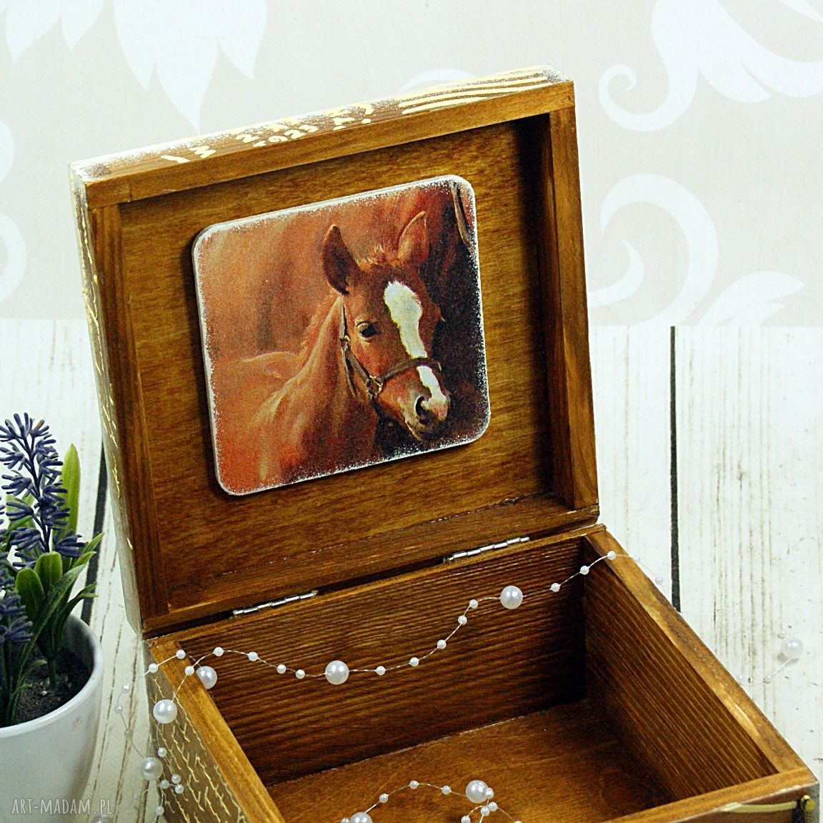 Drewniane pudełko/szkatułka z koniami - na drobiazgi i wyjątkowy prezent