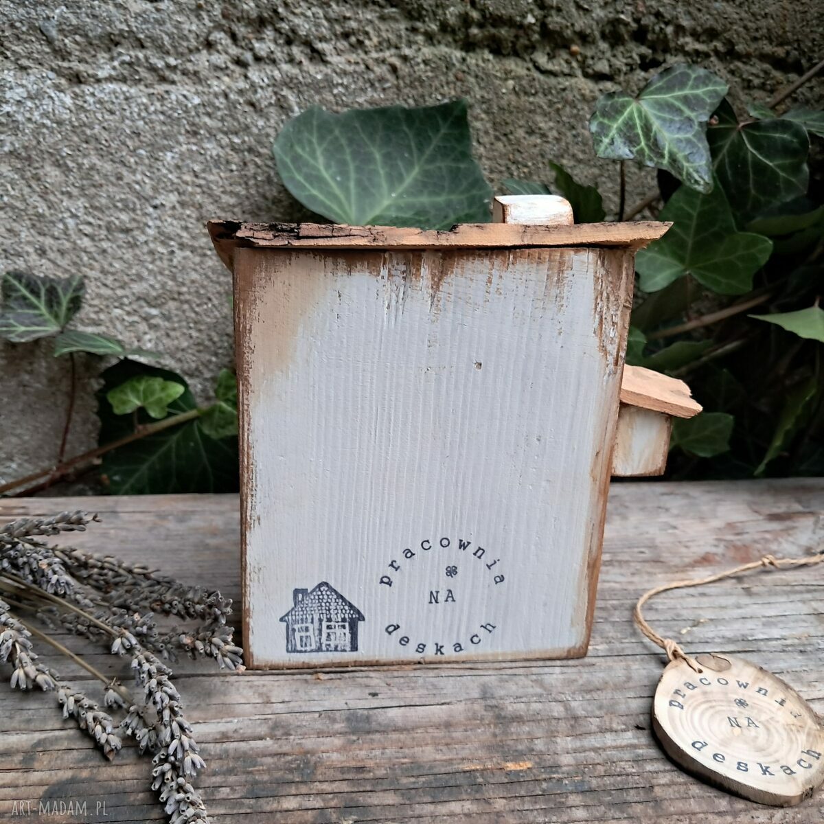 Drewniany domek stojący No 1 - rustykalna dekoracja handmade na parapet