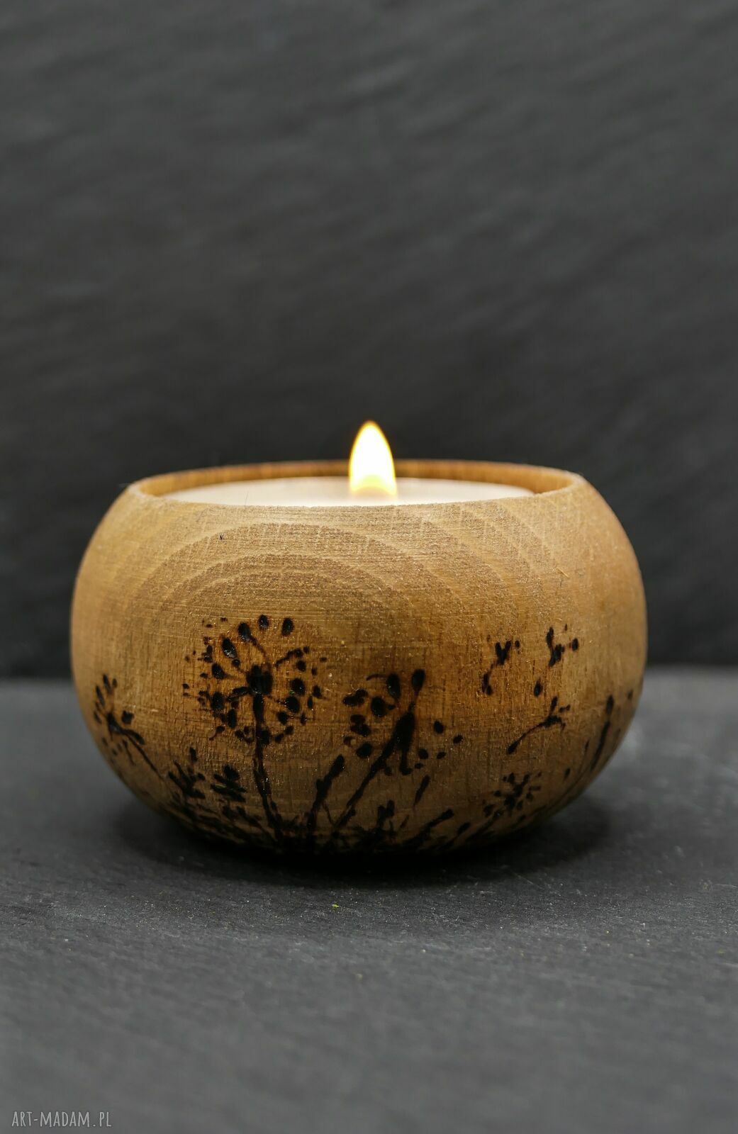 Drewniany świecznik na tealight z pirografią dmuchawce - ręcznie wypalany