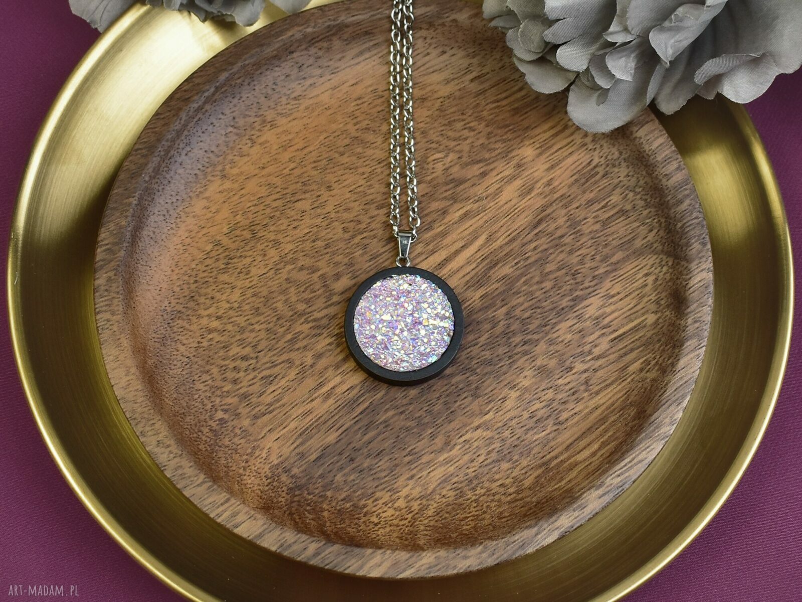 Drewniany wisiorek amulet z druzy i żywicy (ręcznie robiony)