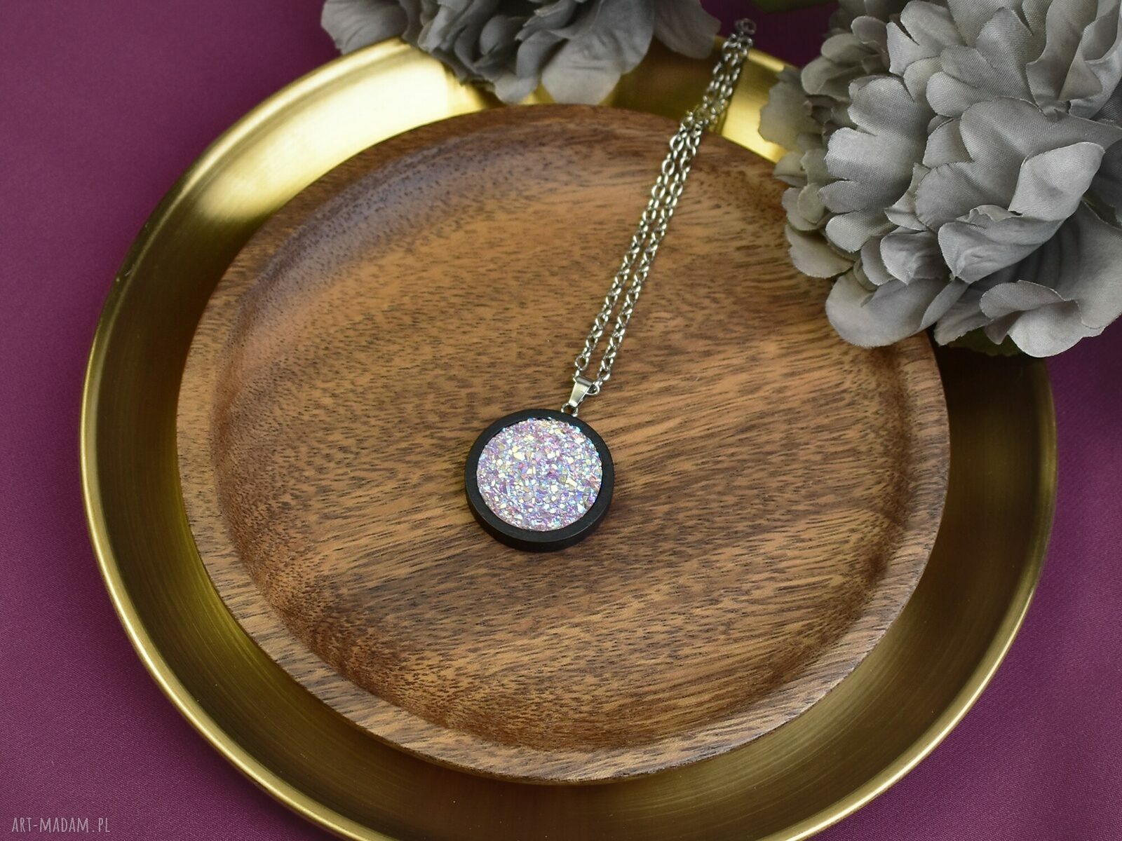 Drewniany wisiorek amulet z druzy i żywicy (ręcznie robiony)