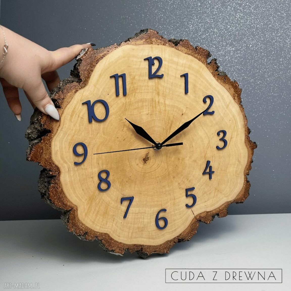 Drewniany zegar z plastra drewna brzozy 30 cm - personalizowany prezent