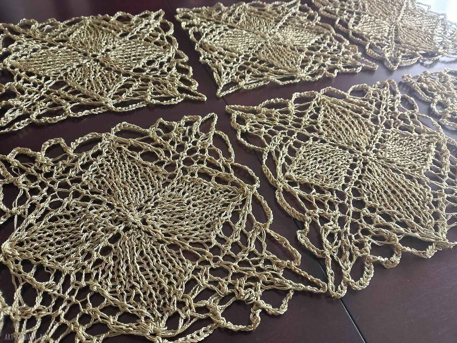 Serwetki na drutach w kolorze starego złota - komplet 6 szt (20x20 cm)