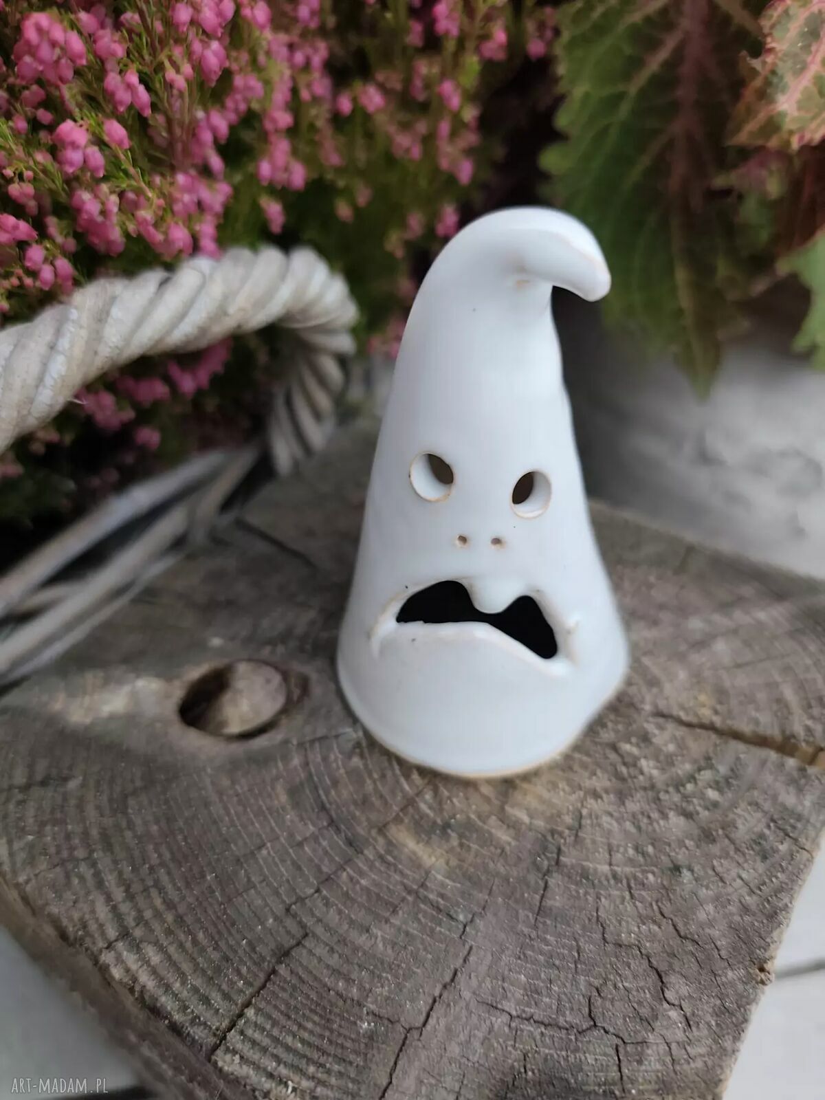 Ceramiczny duch - ręcznie robiona dekoracja na Halloween