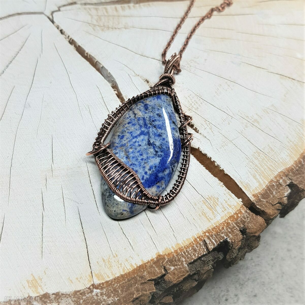 Wisiorek z dumortierytem w miedzianej oprawie - ręczny wire wrapping