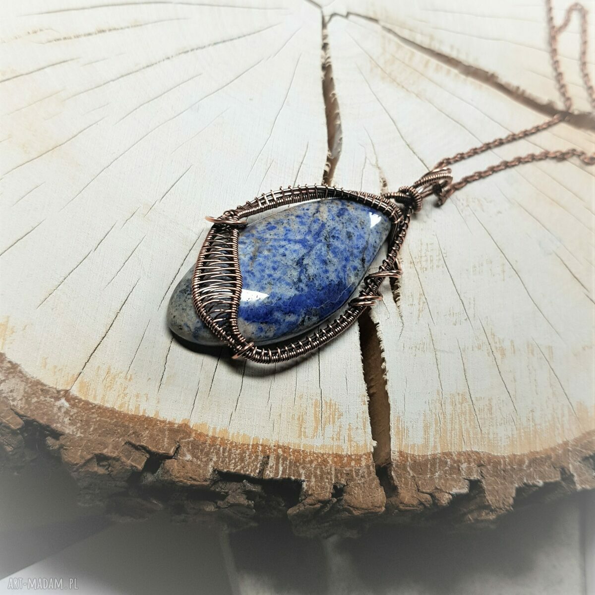 Wisiorek z dumortierytem w miedzianej oprawie - ręczny wire wrapping