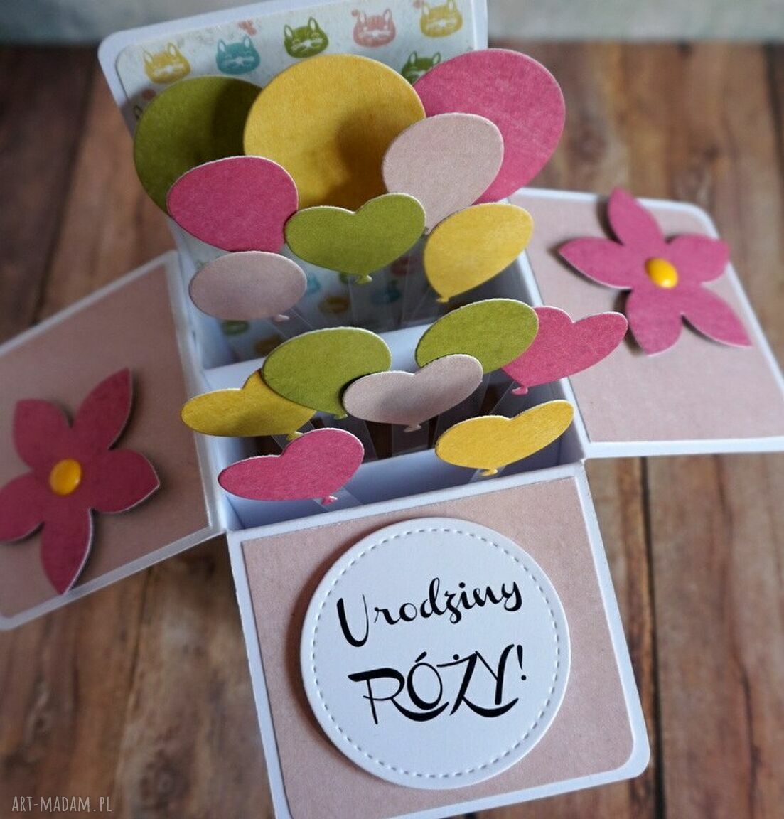 Duuużo radości! Kartka urodzinowa pop-up dla dziecka w formie pudełka (15x15)