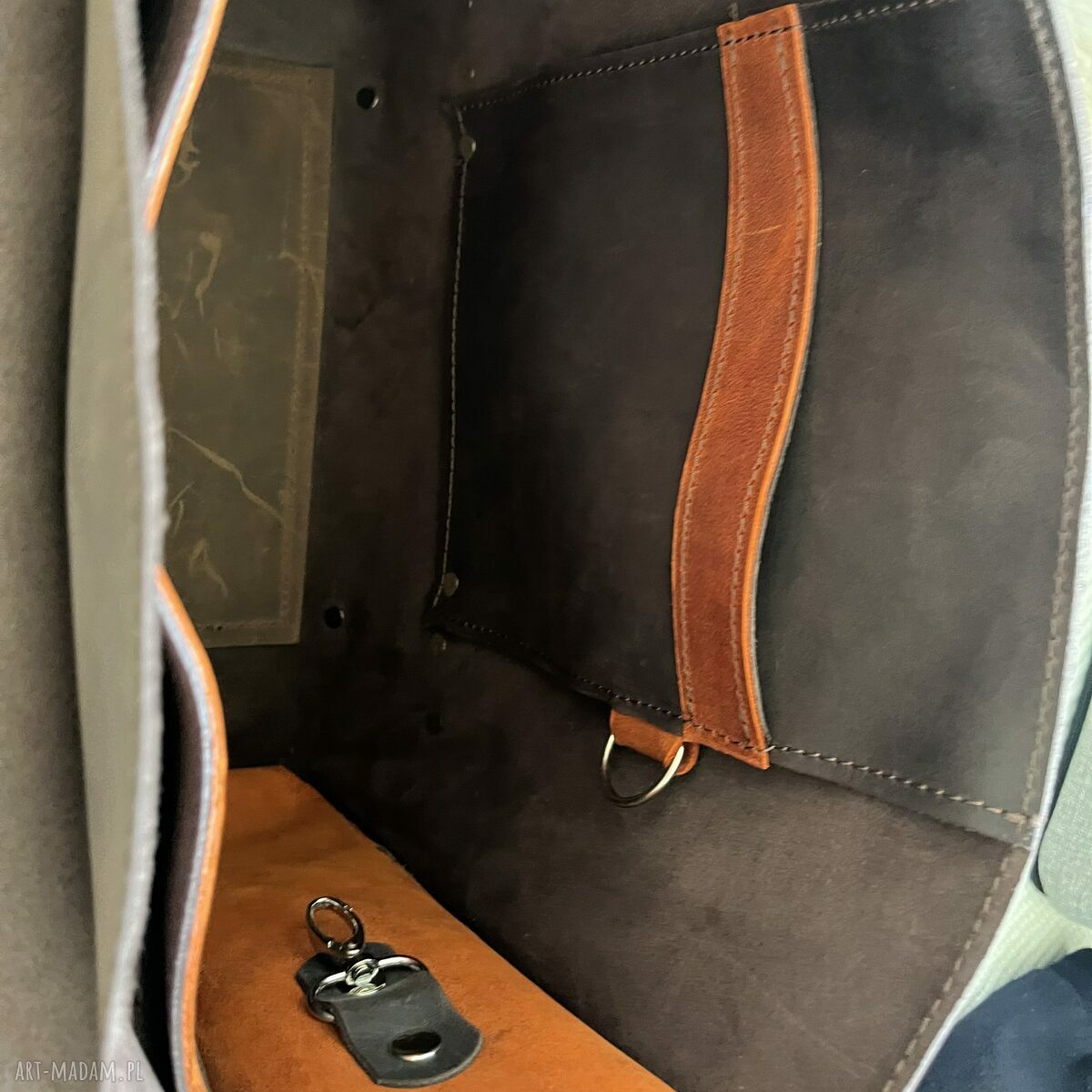 na ramię: Duża brązowa teczka skórzana formatu A4 na ramię. Ręcznie zrobione