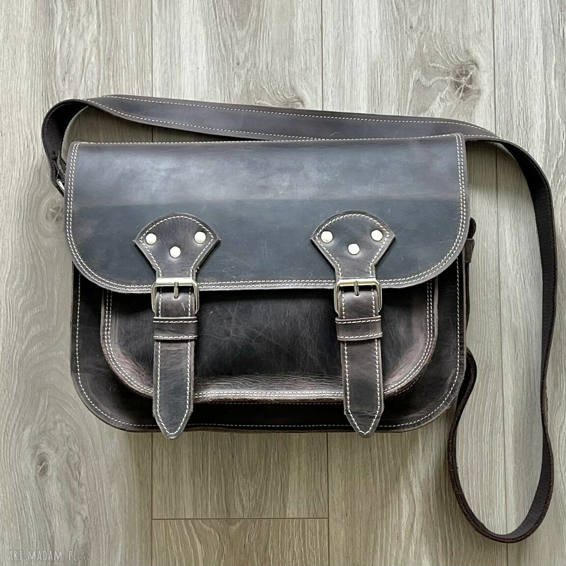 na ramię: Duża brązowa torba ze skóry na ramie w stylu Vintage. Autorskie