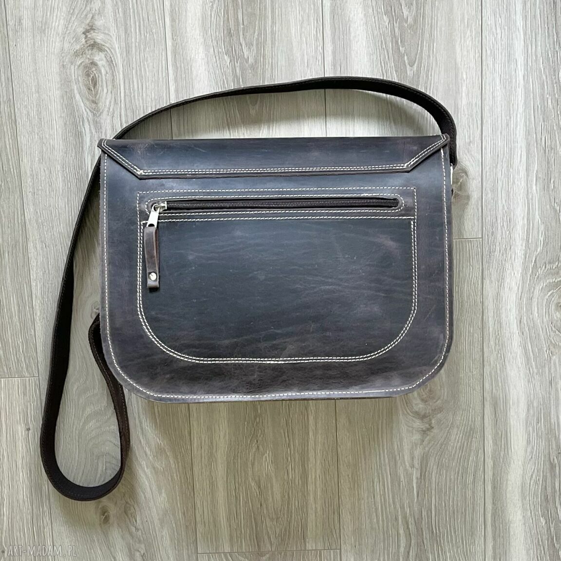 na ramię: Duża brązowa torba ze skóry na ramie w stylu Vintage. Autorskie