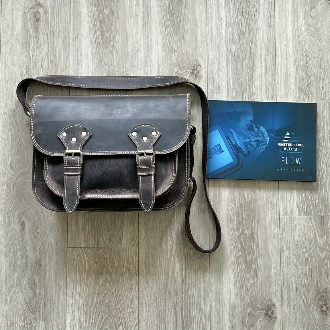 na ramię: Duża brązowa torba ze skóry na ramie w stylu Vintage. Autorskie