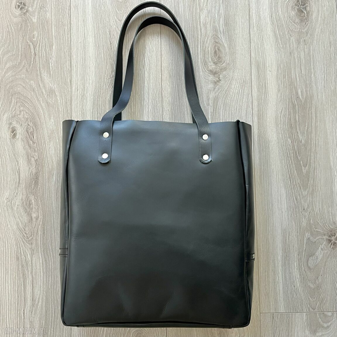 na ramię: Duża czarna torba ze skóry na ramię.Format A4. Hand Made