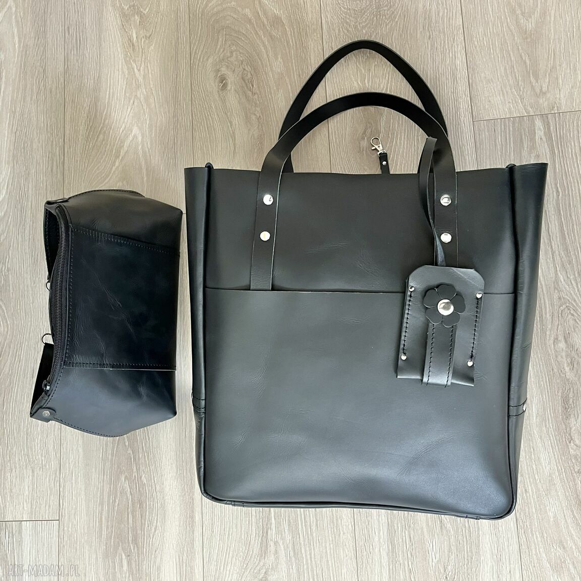 na ramię: Duża czarna torba ze skóry na ramię.Format A4. Hand Made