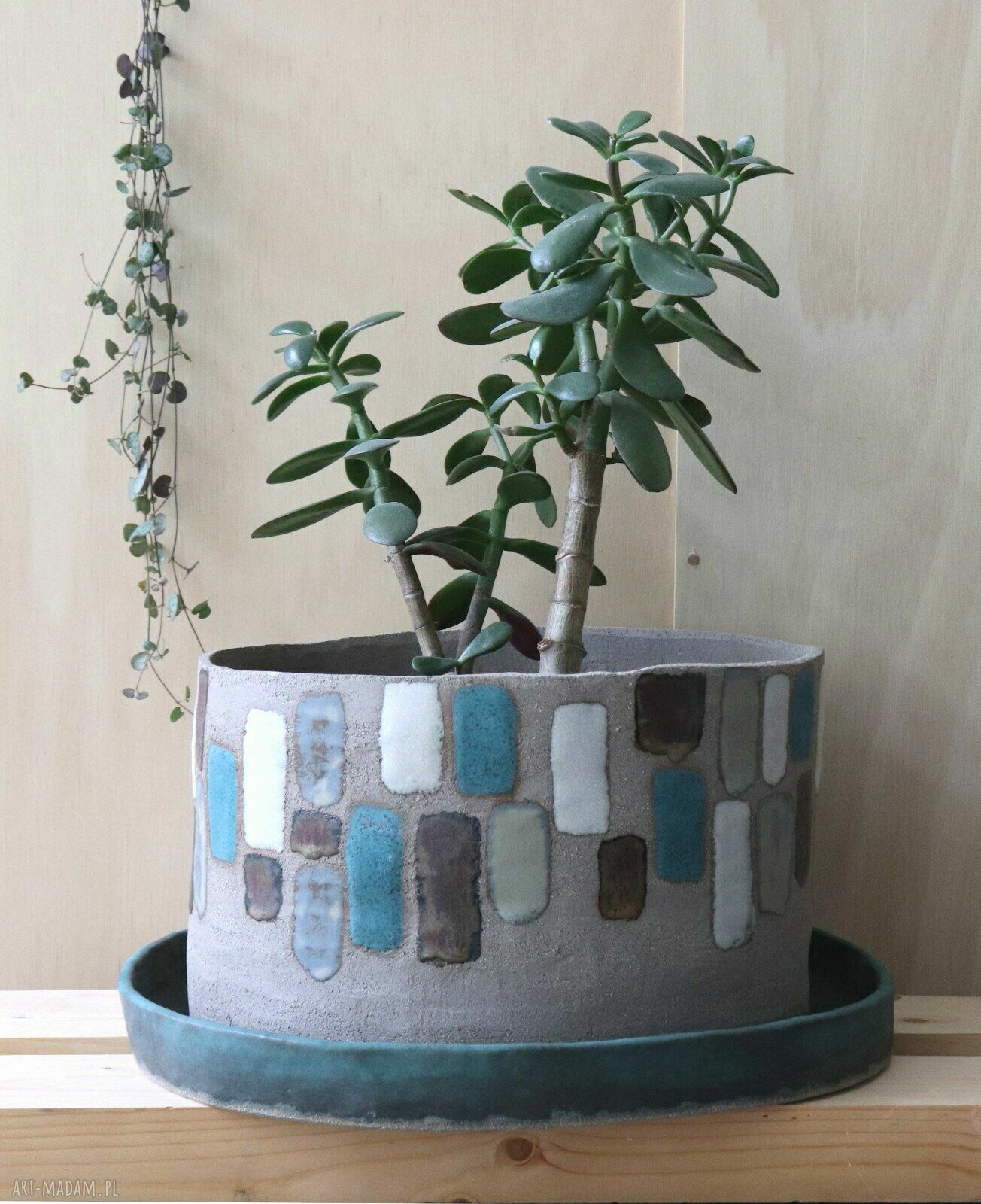 Duża donica ceramiczna handmade - szara glina z niebieską podstawką