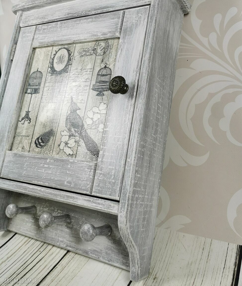 Duża drewniana szafka na klucze w stylu shabby-chic (dr25)