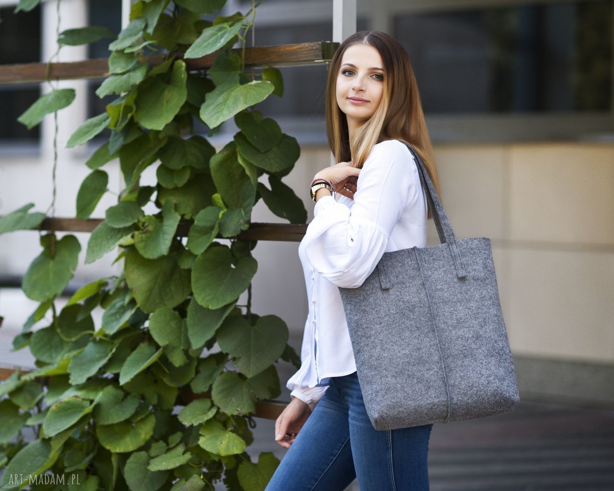 Duża szara torebka filcowa na ramię minimalizm